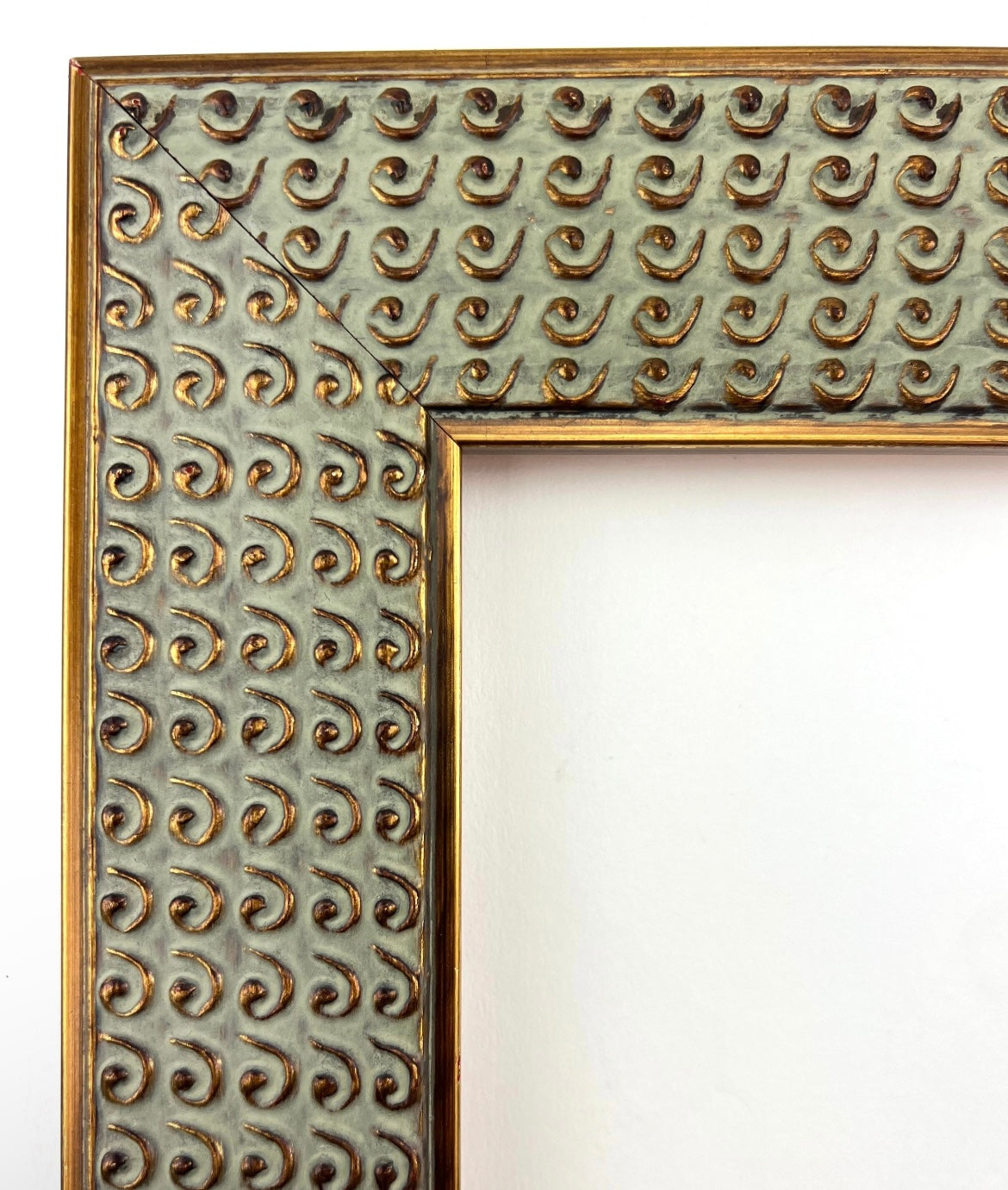 Gold Swirl 2" Frame
